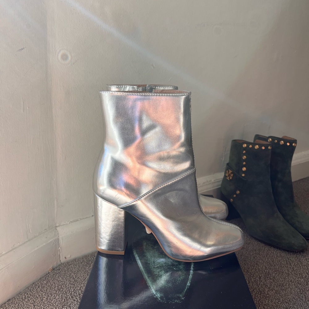 Urban outfitters boots | Silver | Brand new